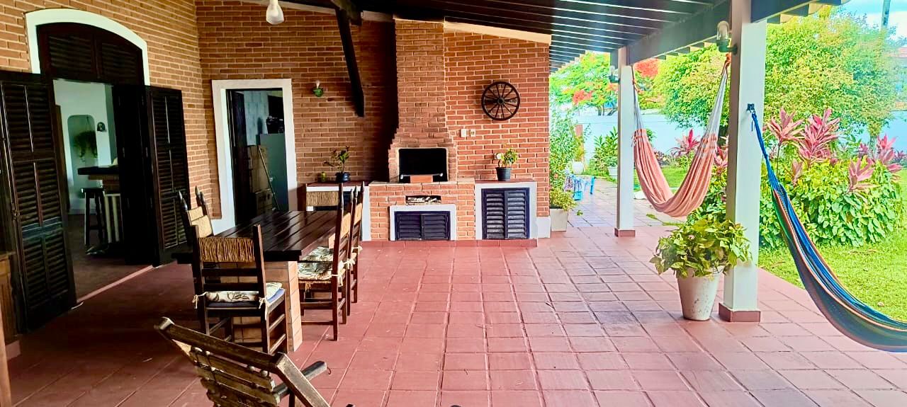 foto da coanha de fora pegando a churrasqueira.jpeg