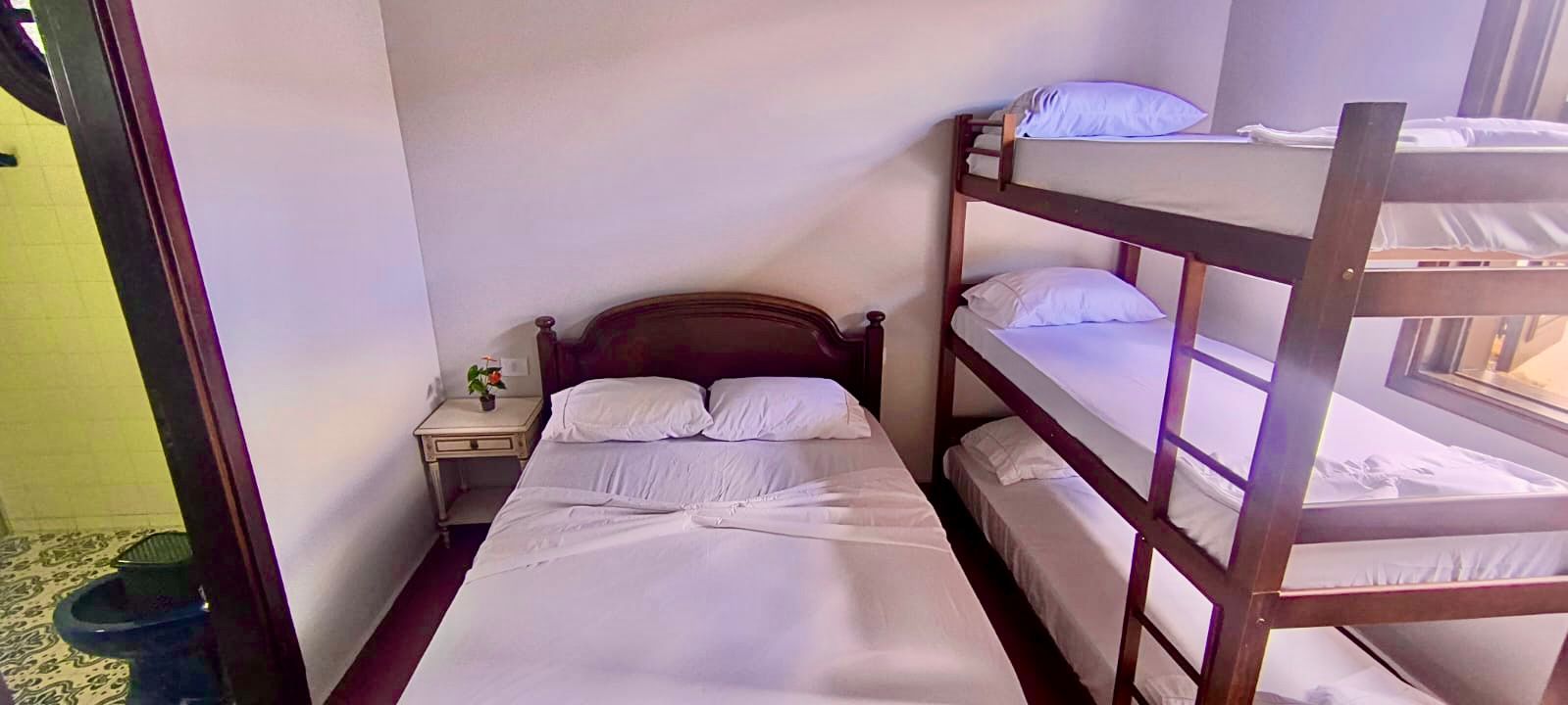 foto suitte bahheiro azul.jpeg