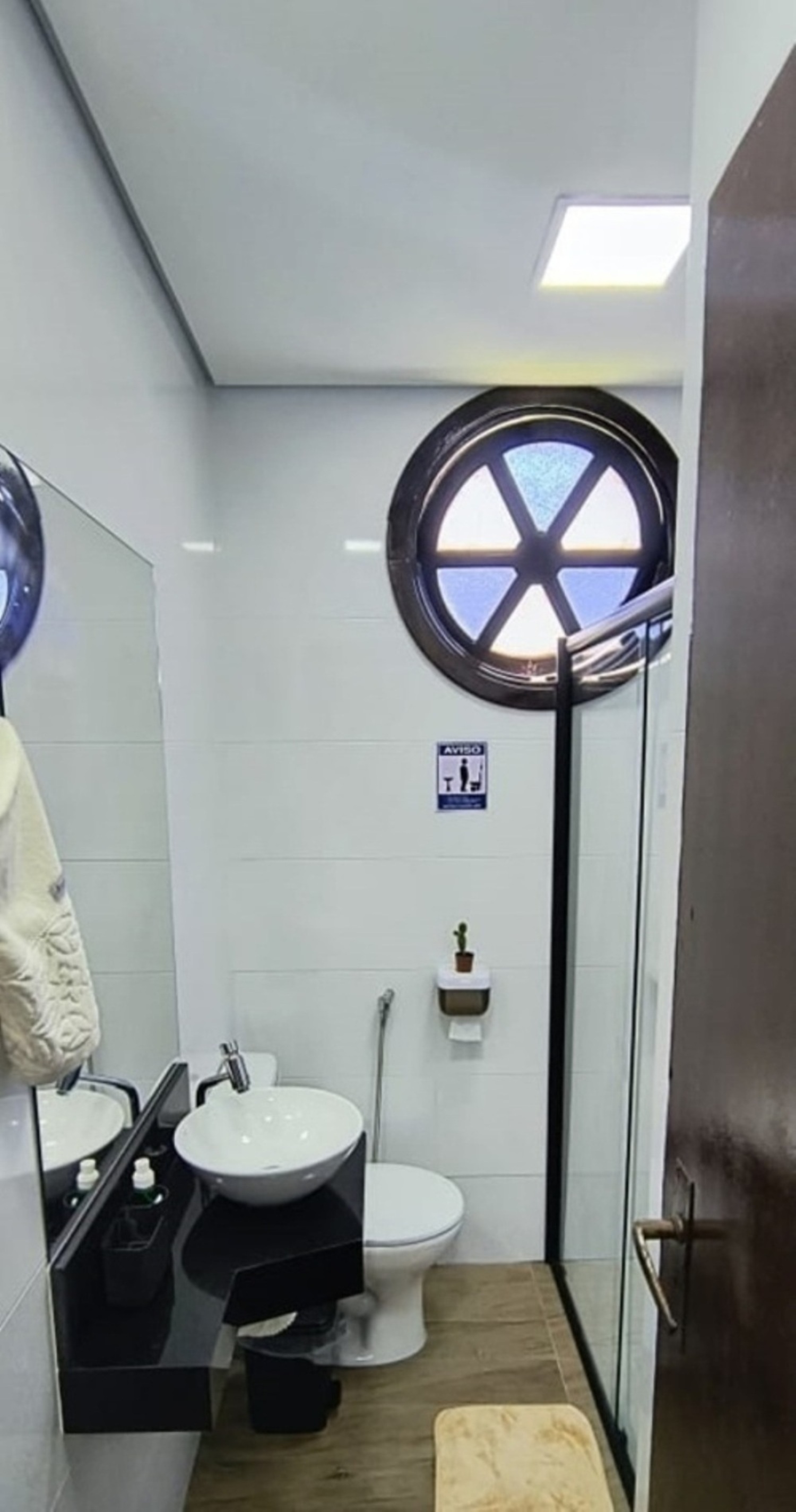 FOTO BANHEIRO QUARTO 2.jpeg