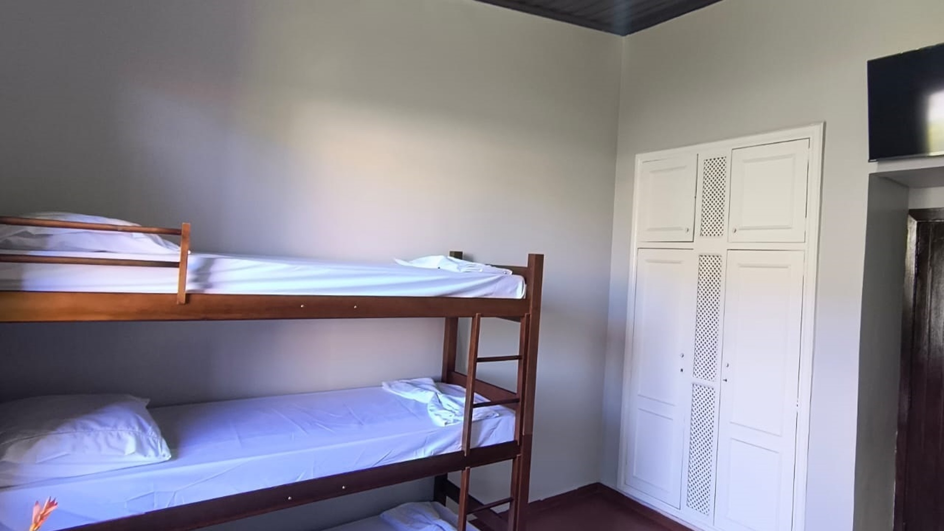 bleiche + cama  tv qurto 1.jpeg